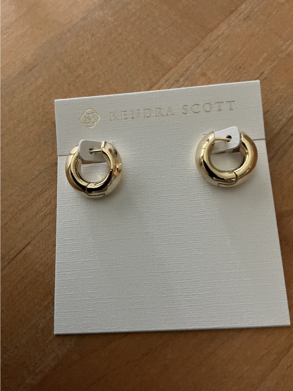 Kendra Scott Mikki Metal Huggie Earrings in Gold